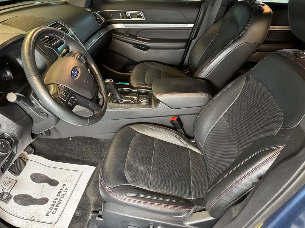 Ford Explorer photo 20