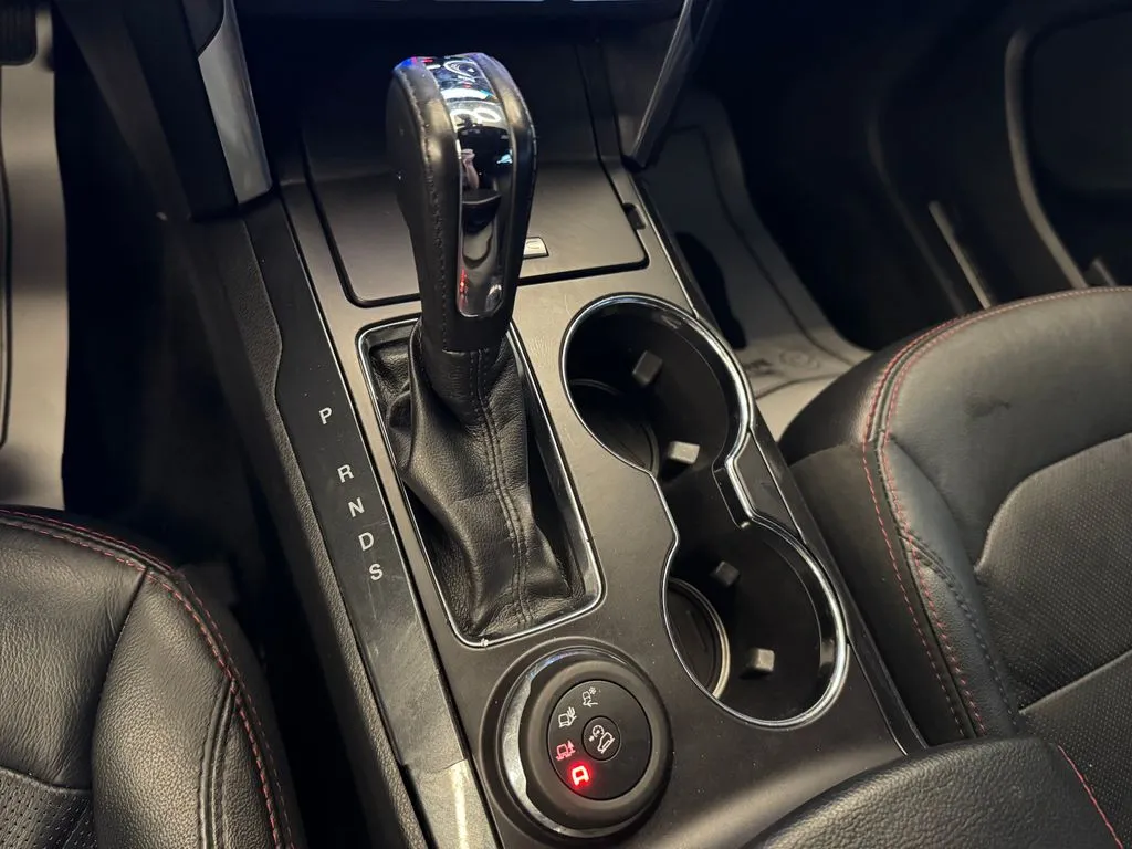 Ford Explorer photo 16