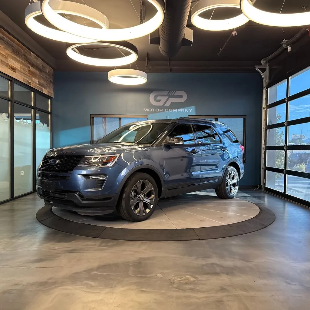 Ford Explorer photo 7