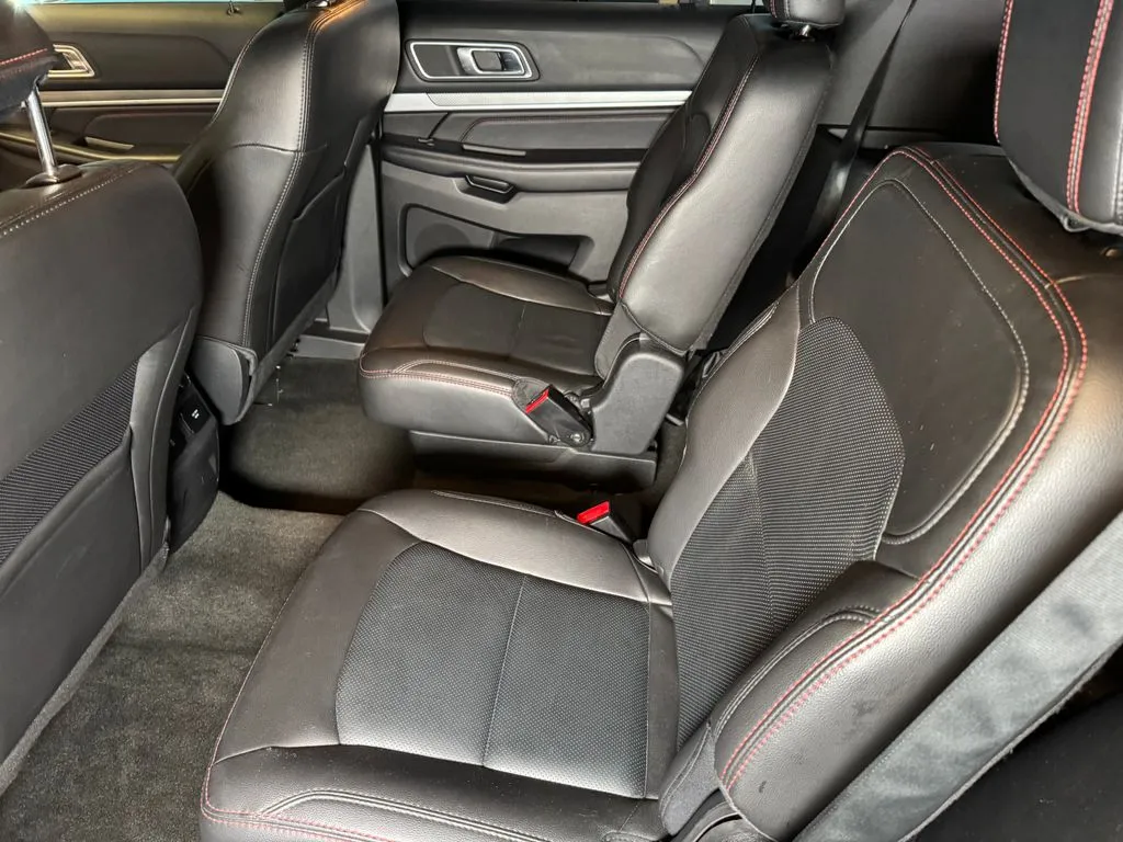 Ford Explorer photo 21