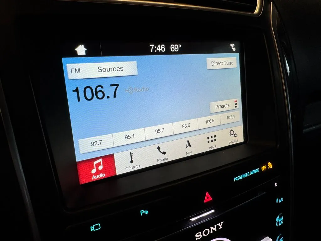 Ford Explorer photo 13