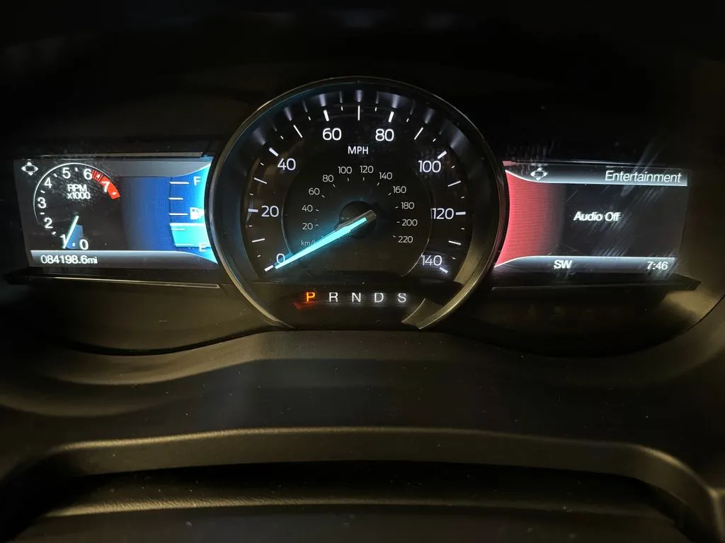 Ford Explorer photo 10