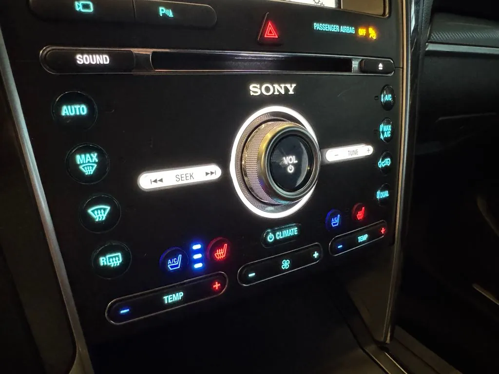 Ford Explorer photo 15