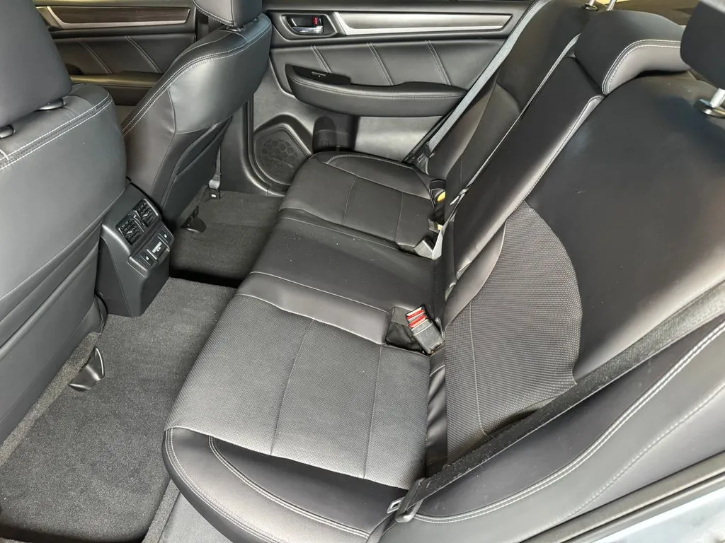 Subaru Legacy photo 21