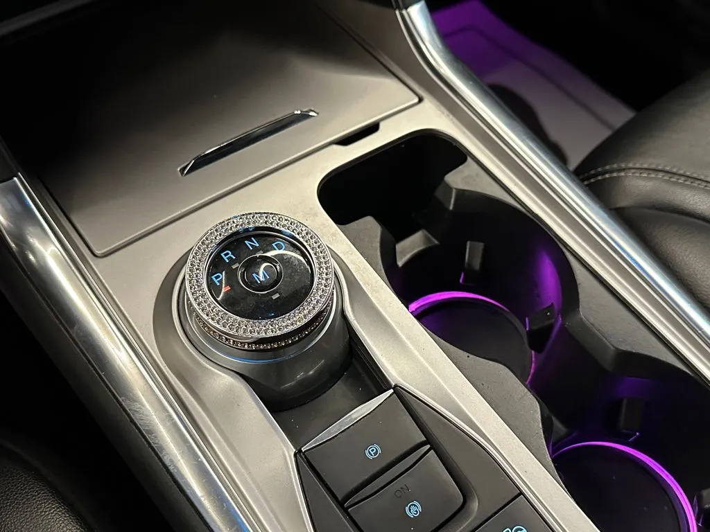 Ford Explorer photo 16