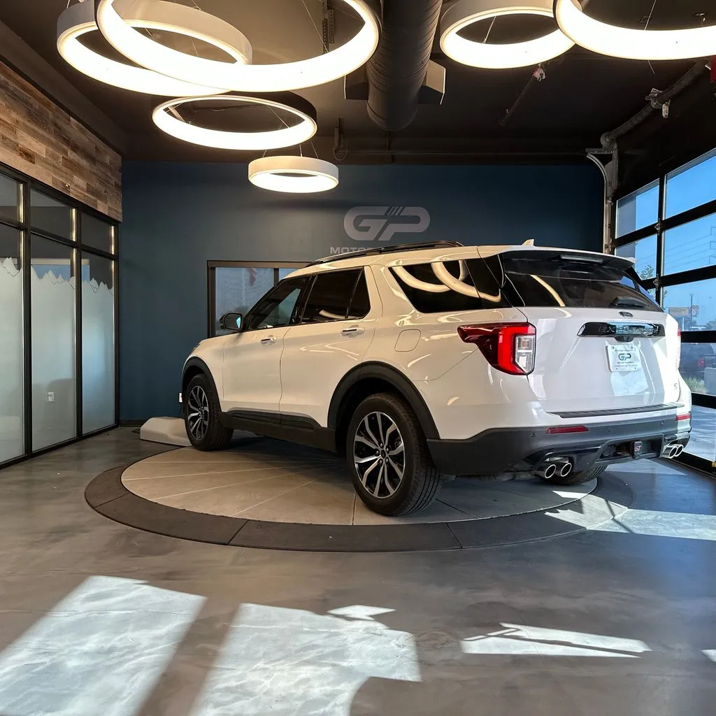 Ford Explorer photo 5