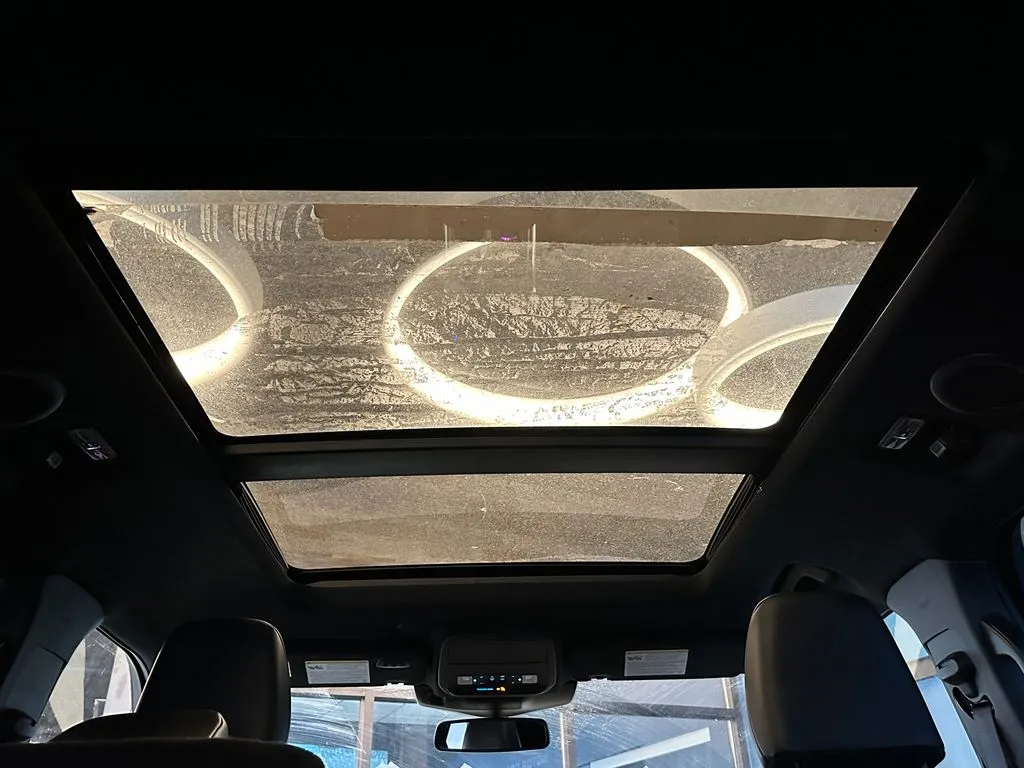 Ford Explorer photo 22