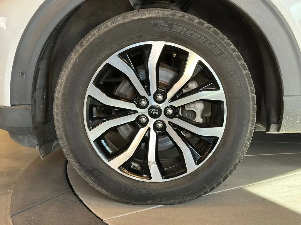 Ford Explorer photo 26