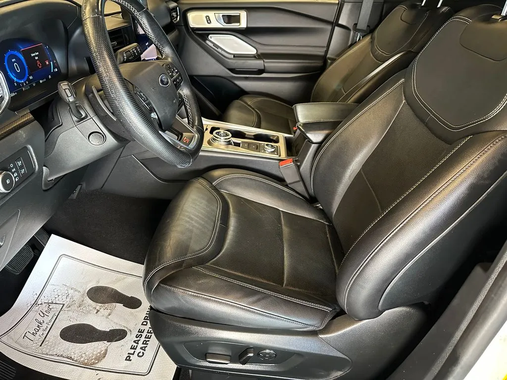Ford Explorer photo 20