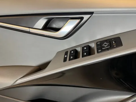 More photos of 2024 Kia Niro EX at GP Motor Company, UT