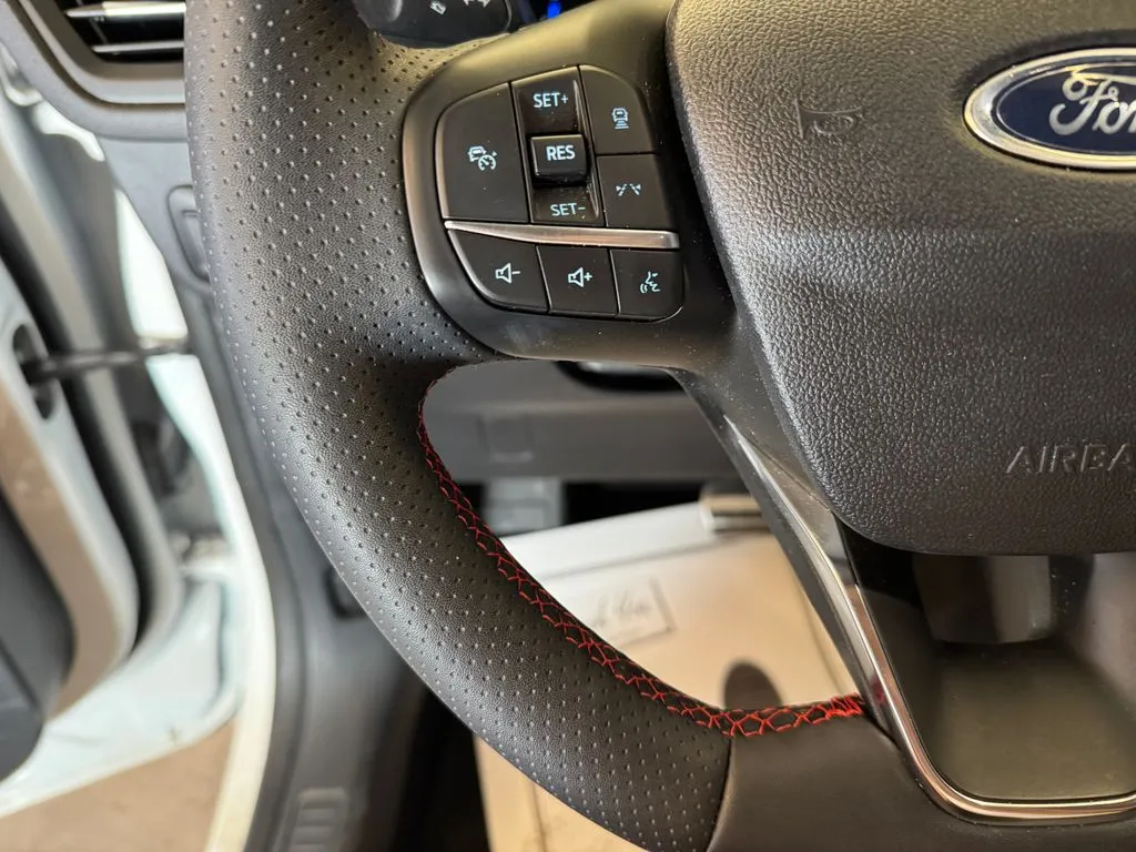 Ford Escape photo 11