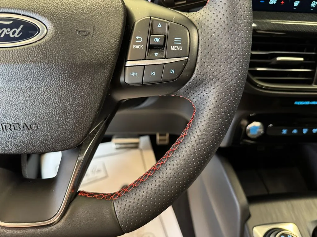 Ford Escape photo 12