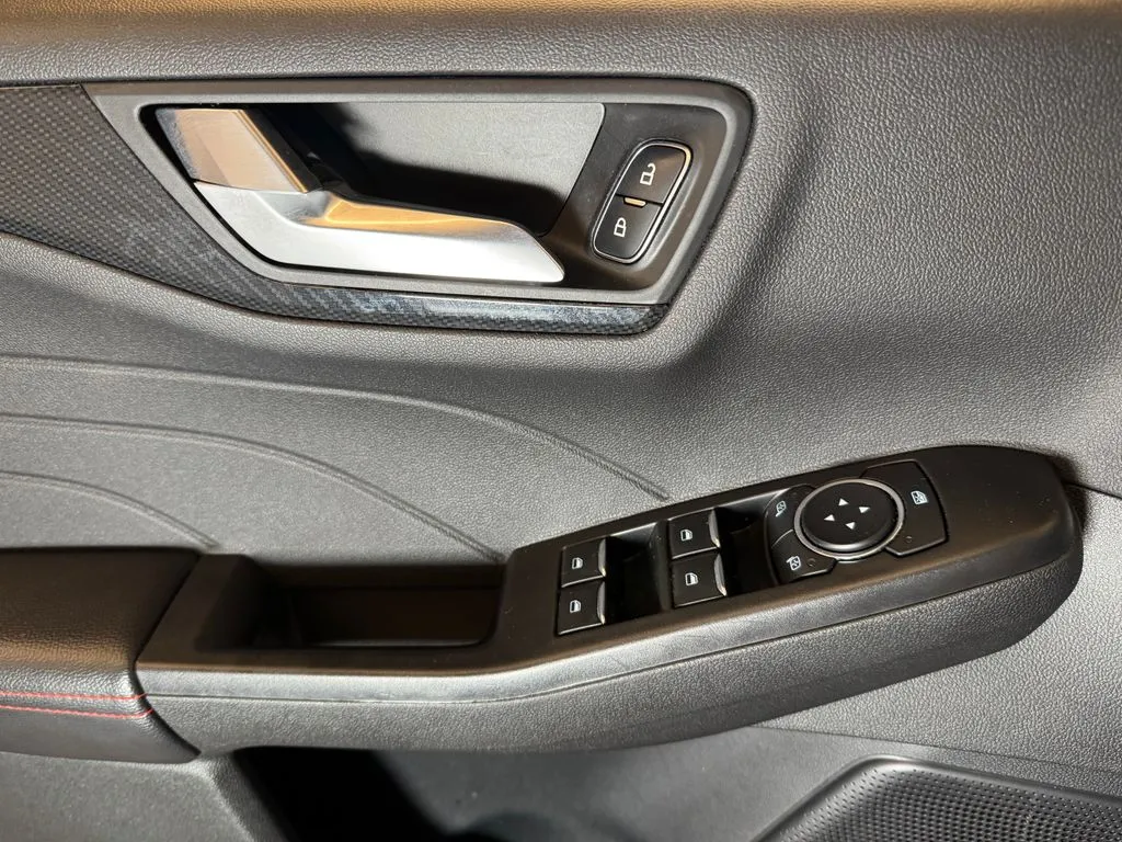 Ford Escape photo 19