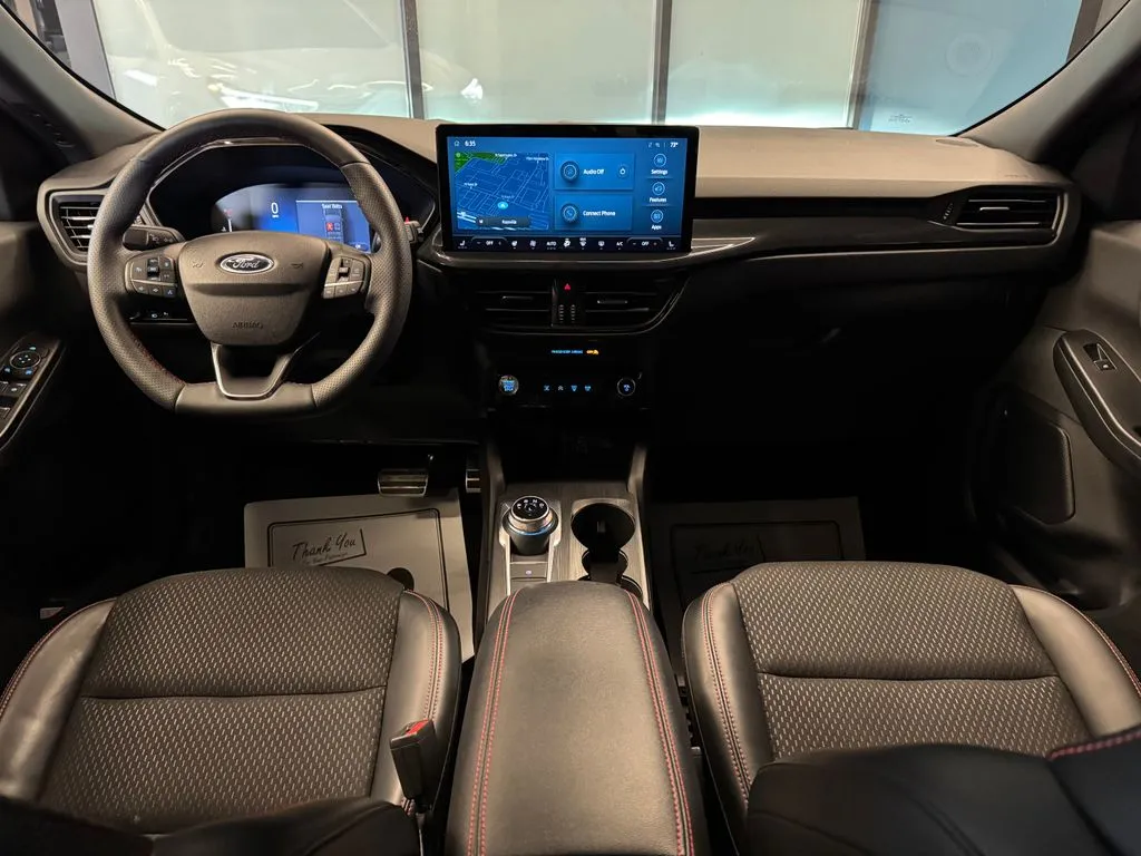 Ford Escape photo 9