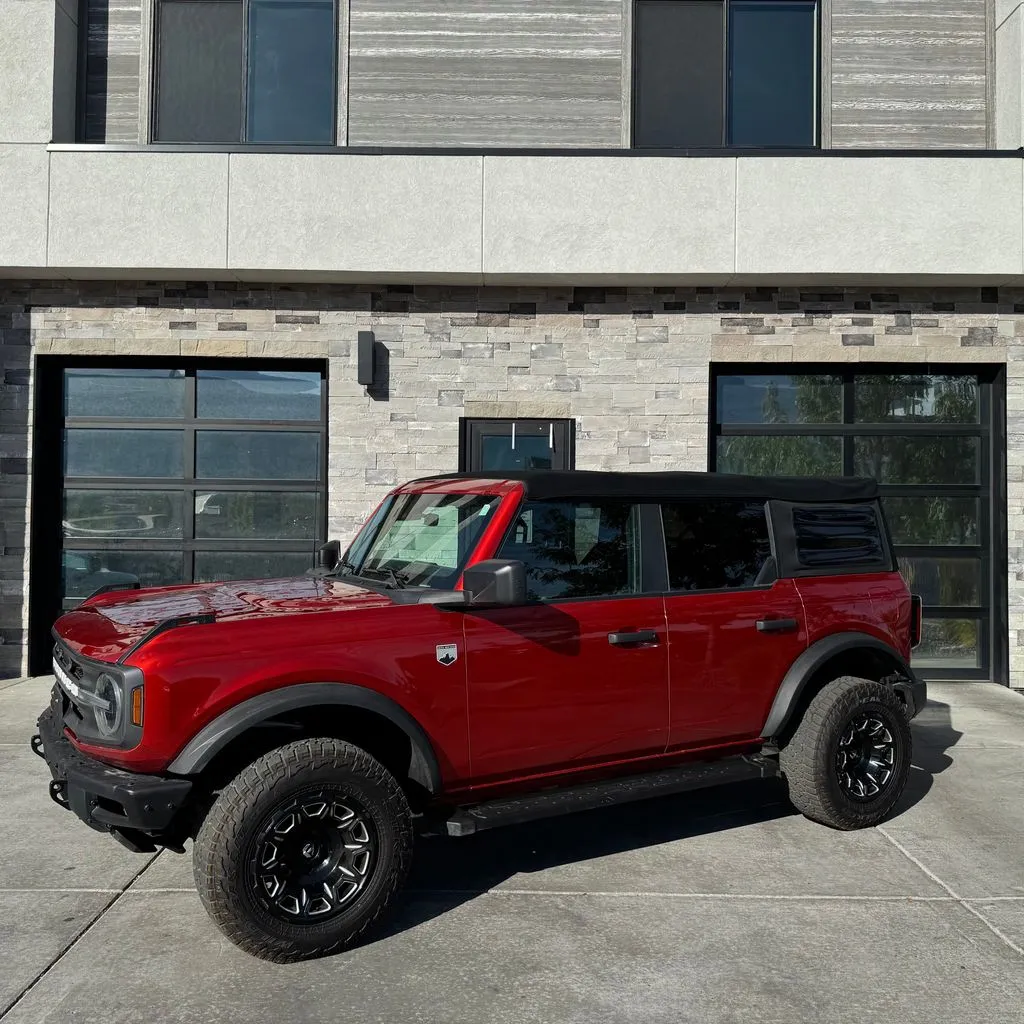 Ford Bronco photo 7