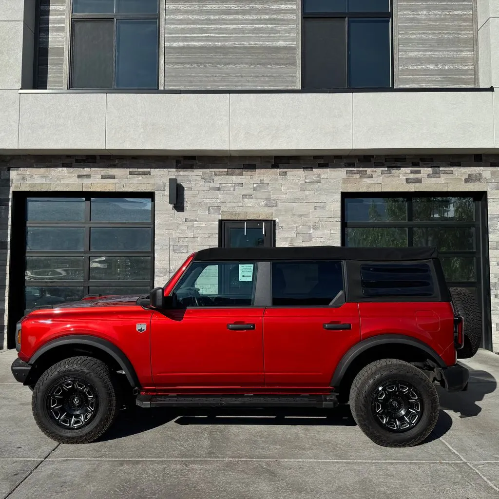 Ford Bronco photo 6