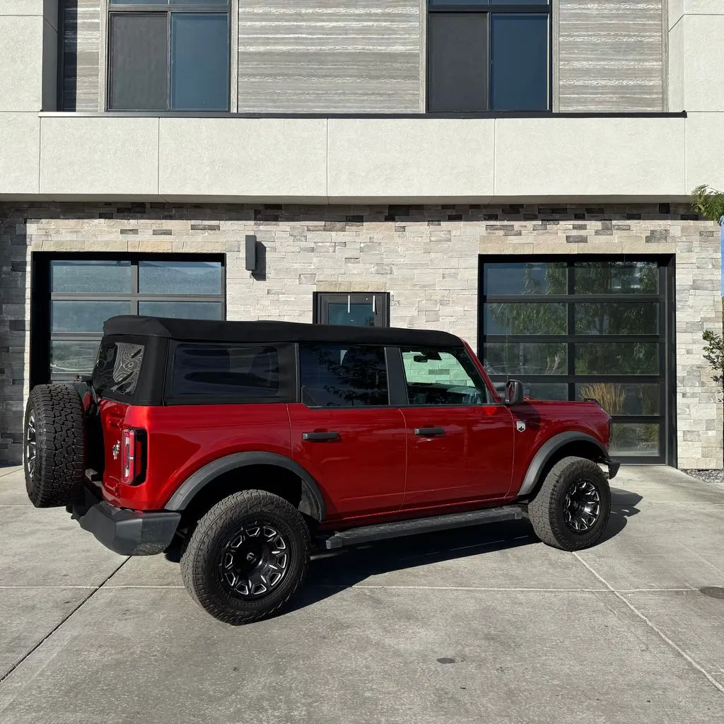 Ford Bronco photo 3