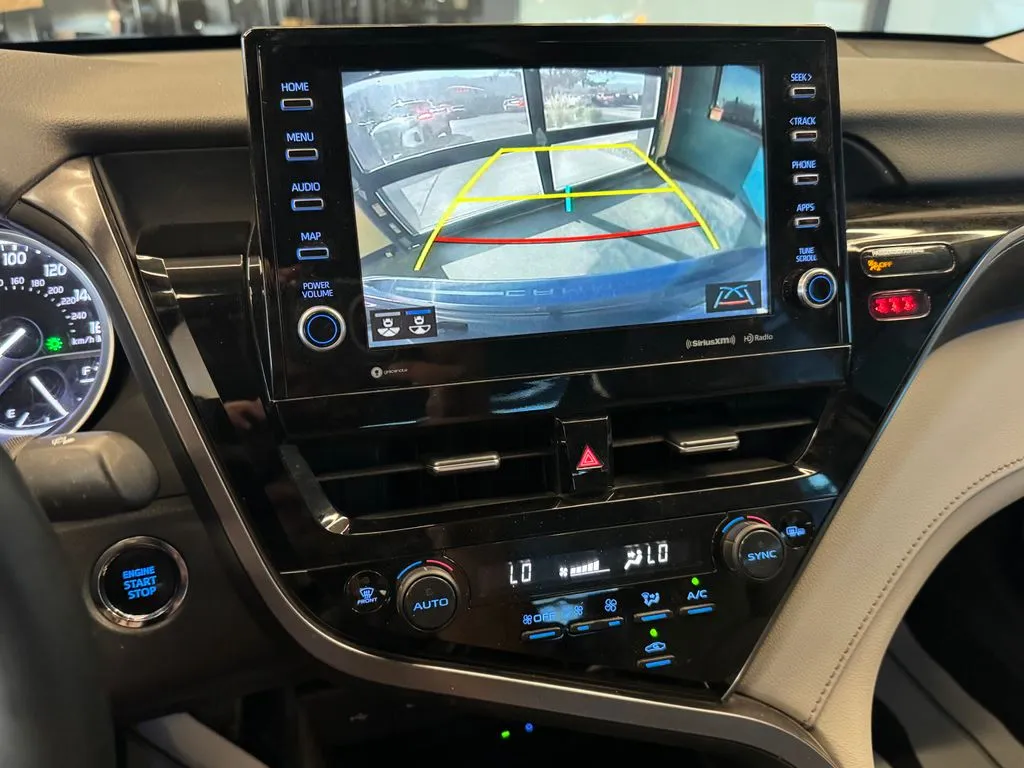 Toyota Camry photo 14