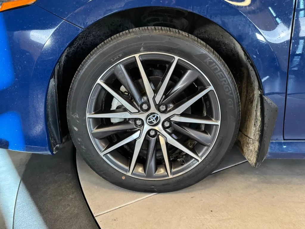 Toyota Camry photo 25