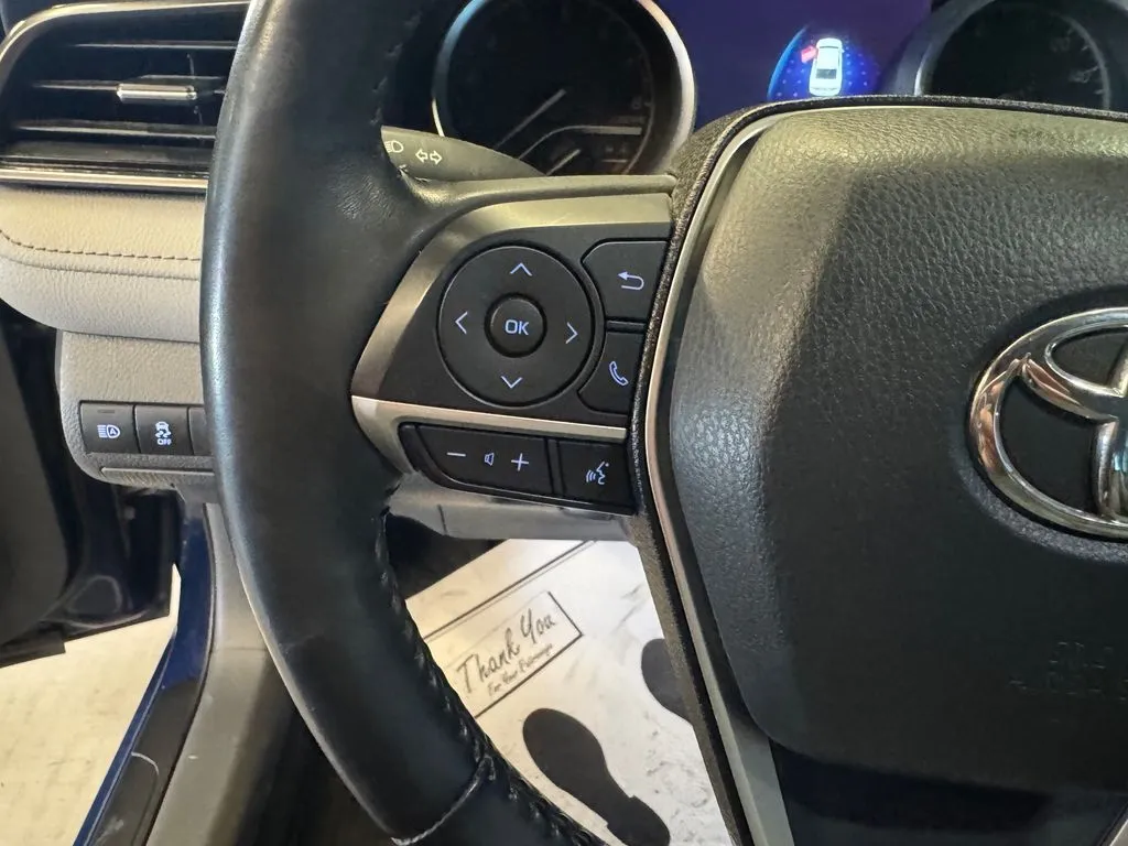 Toyota Camry photo 11