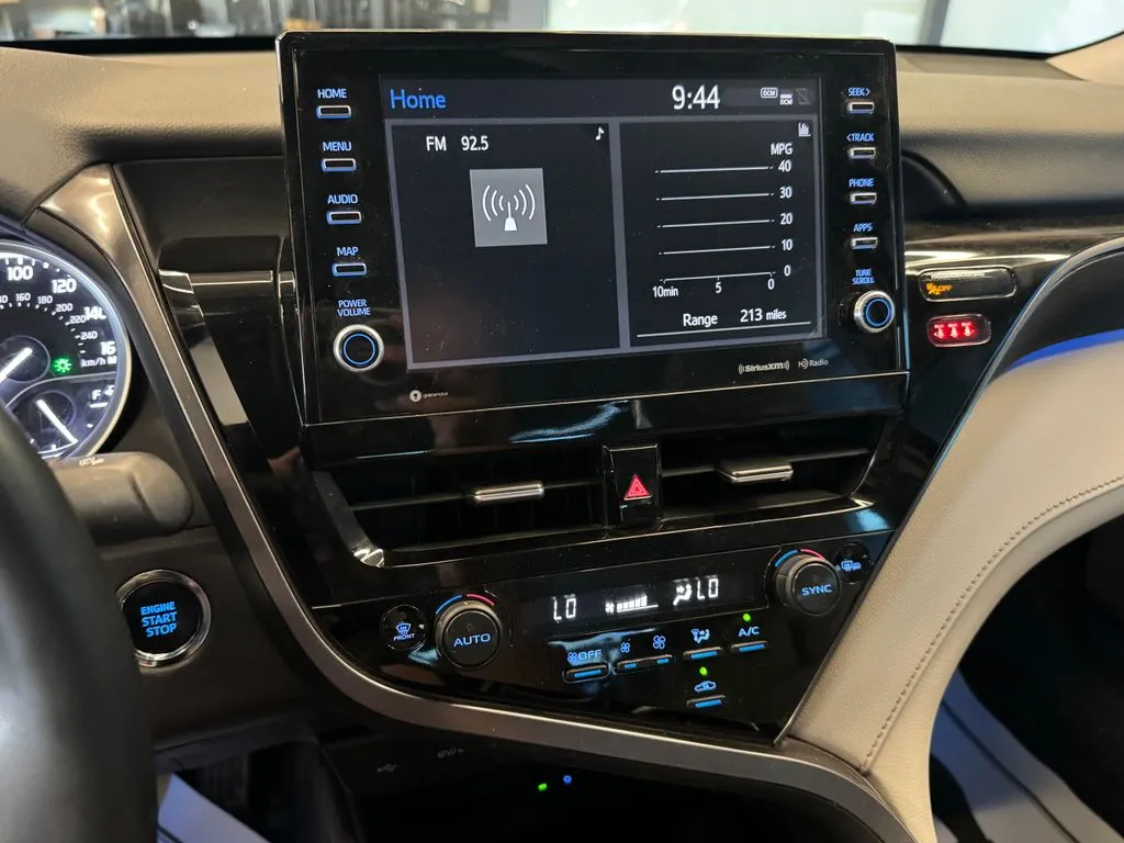Toyota Camry photo 13