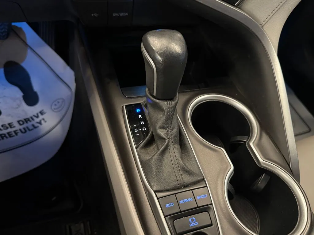 Toyota Camry photo 16