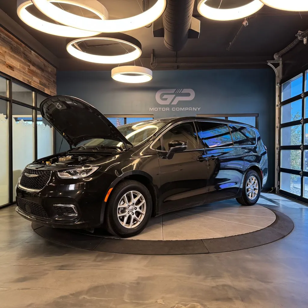 Chrysler Pacifica photo 24