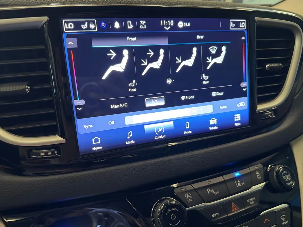 Chrysler Pacifica photo 15