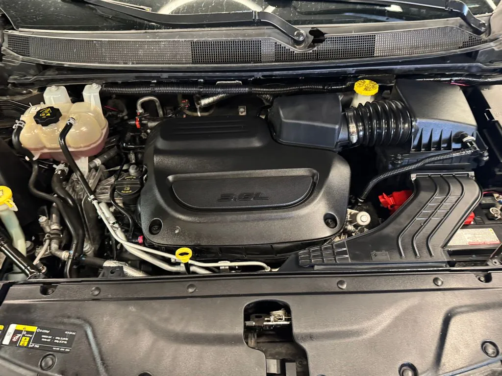 Chrysler Pacifica photo 23