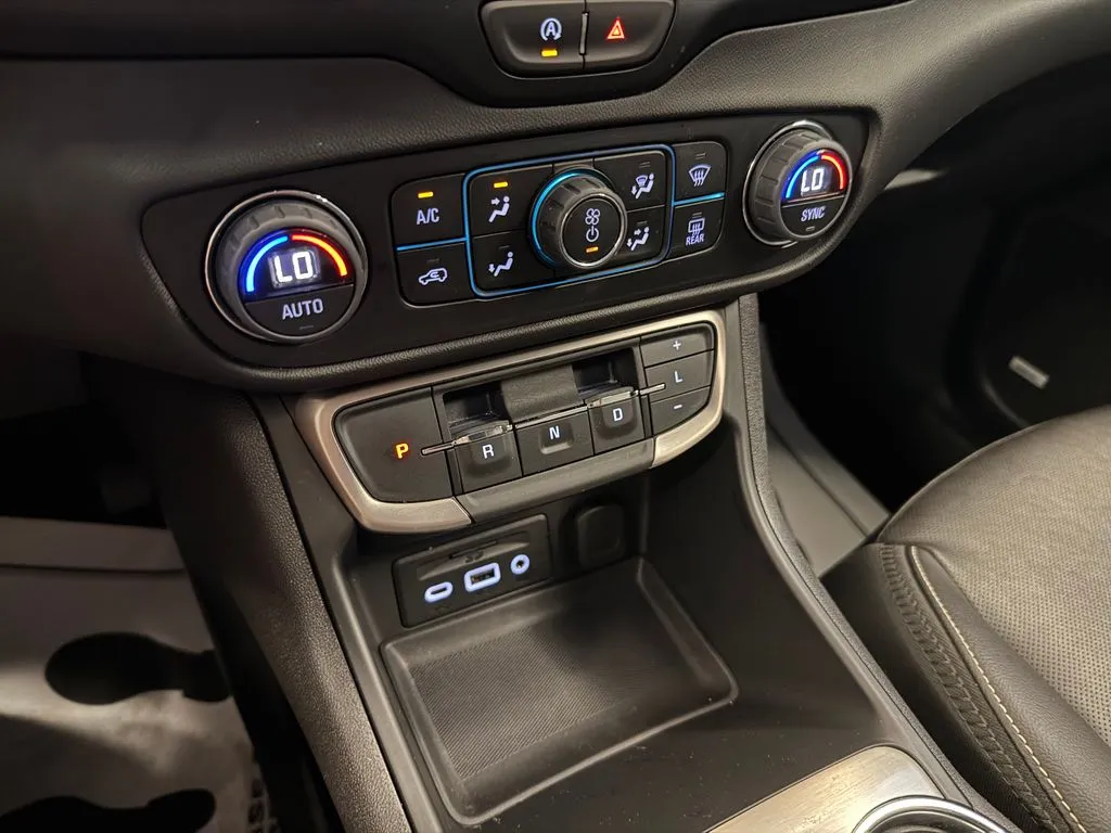 GMC Terrain photo 15