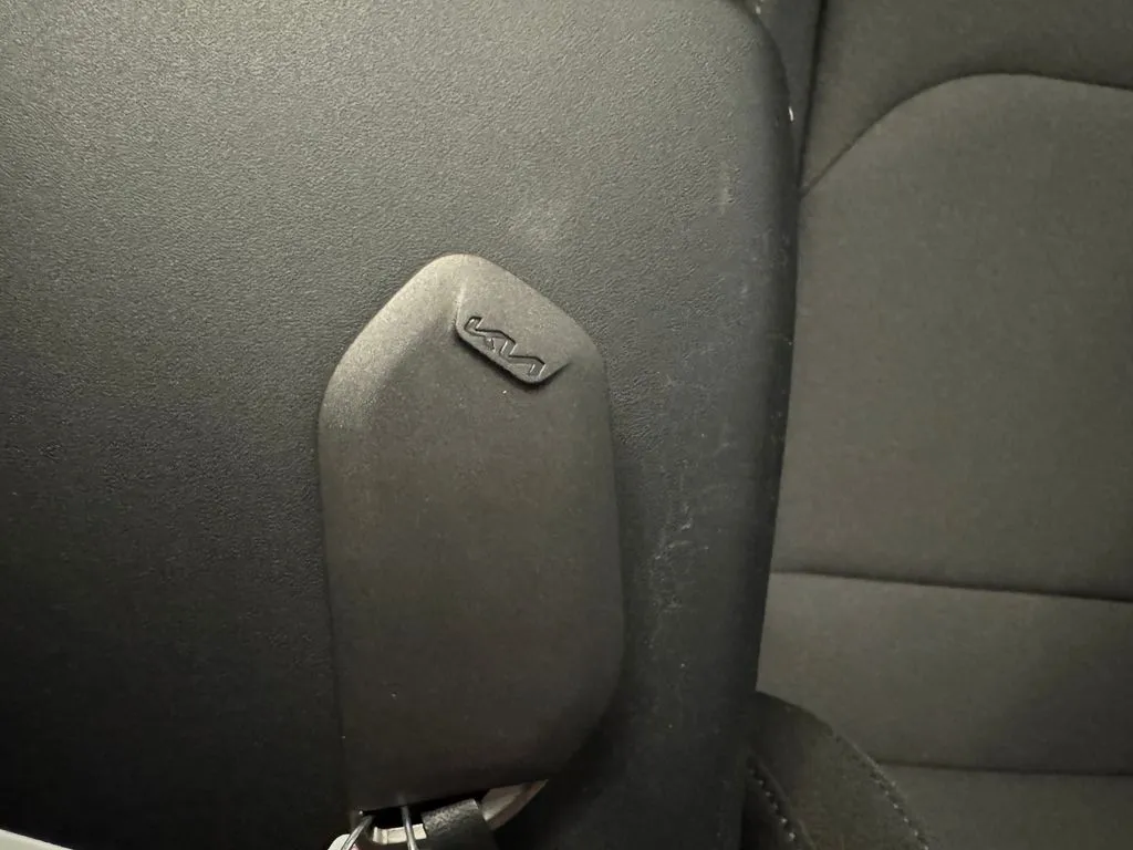 Kia K4 photo 17