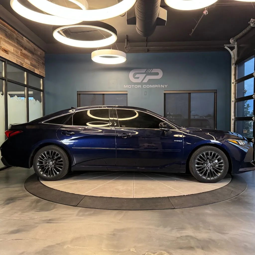 Toyota Avalon photo 2