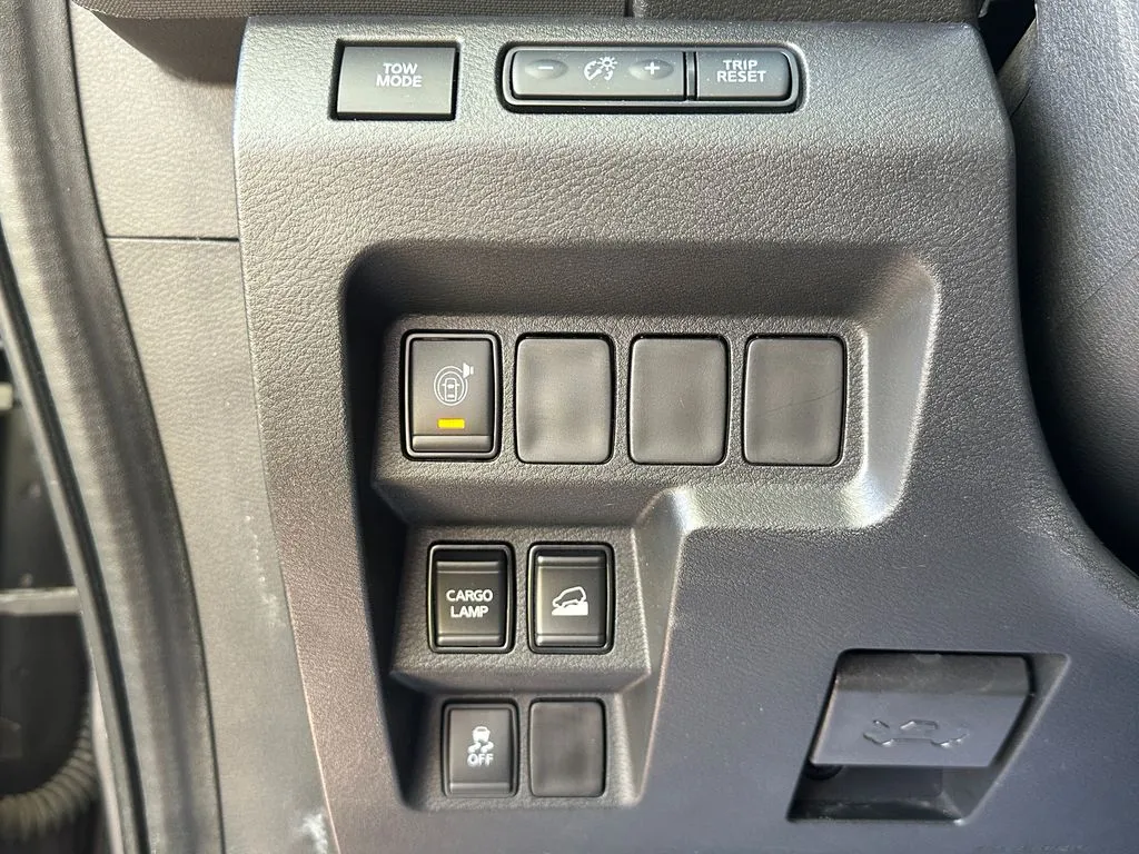 Nissan Frontier photo 17