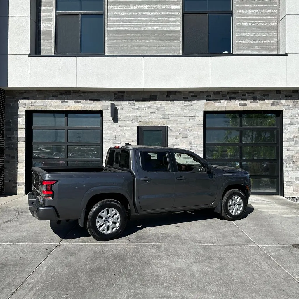 Nissan Frontier photo 3