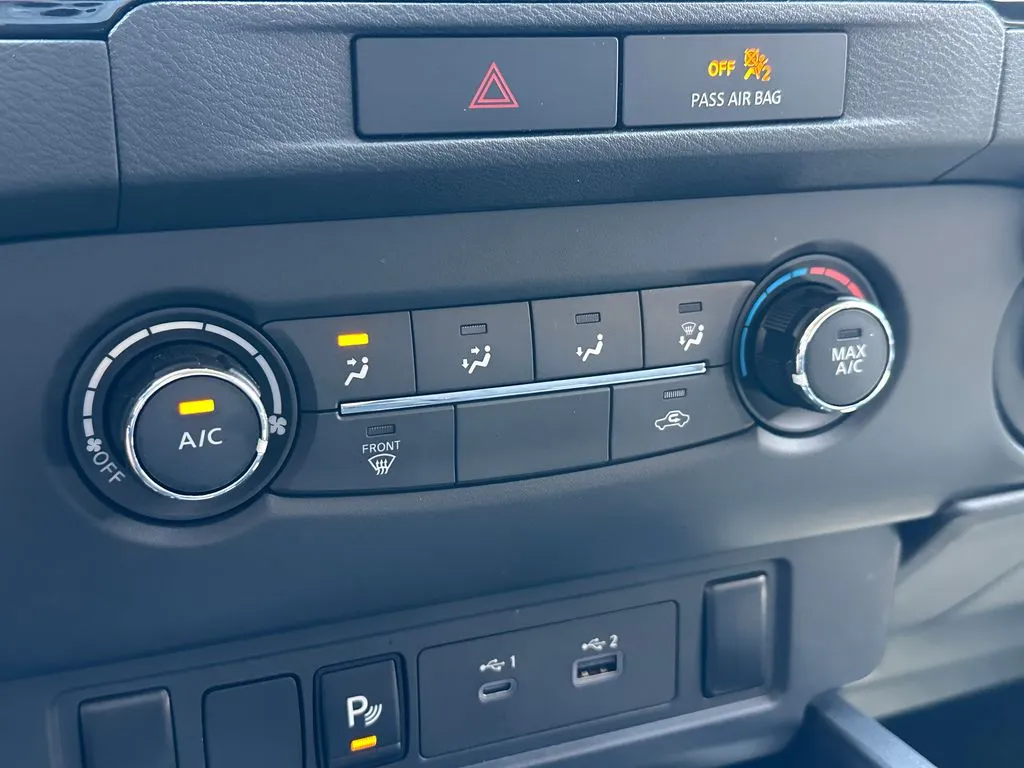 Nissan Frontier photo 15