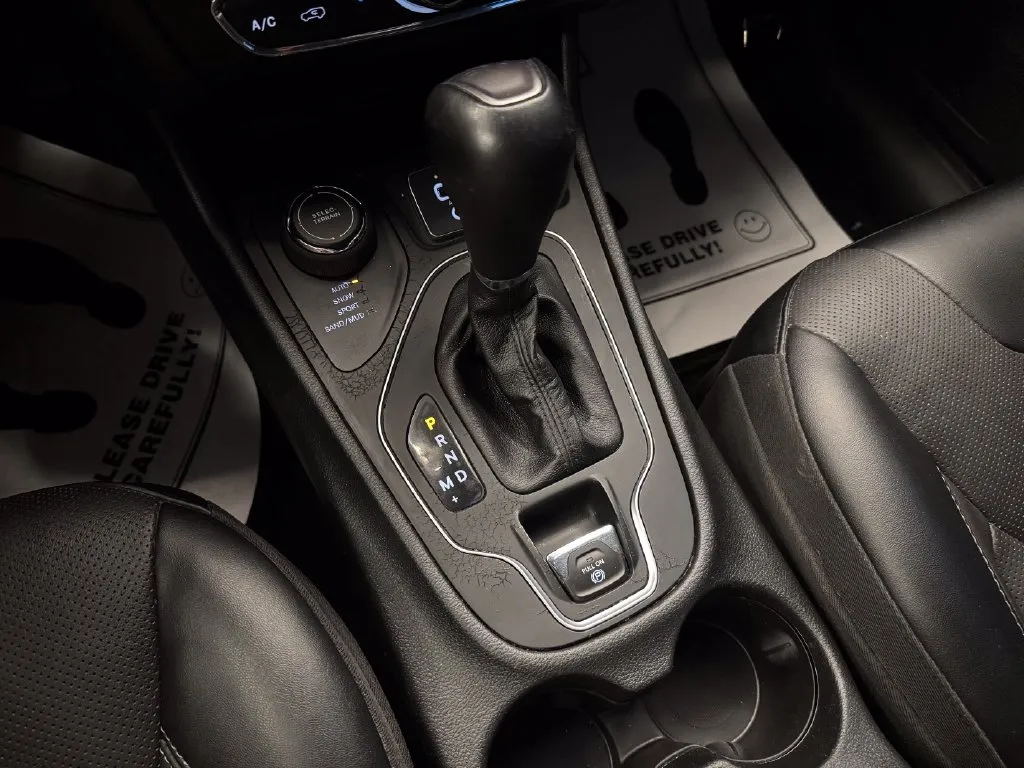 Jeep Cherokee photo 16