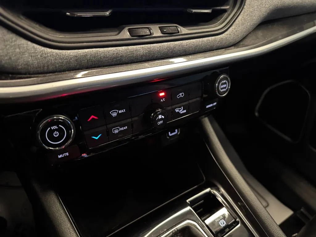 Jeep Compass photo 15