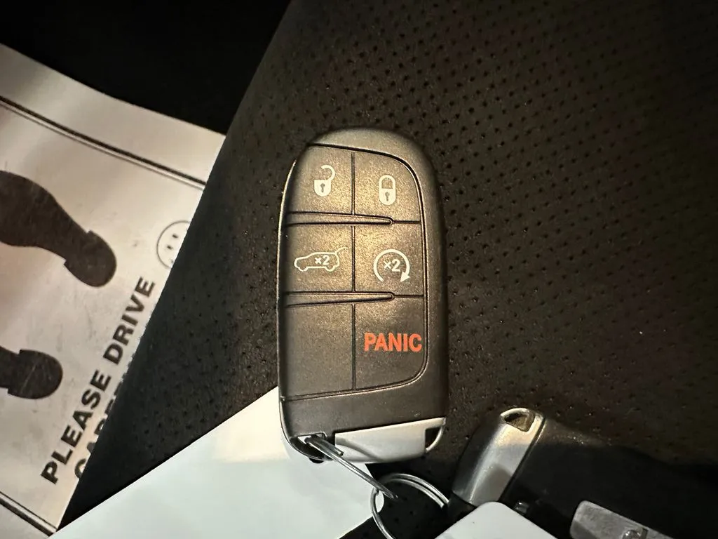 Jeep Grand Cherokee photo 21