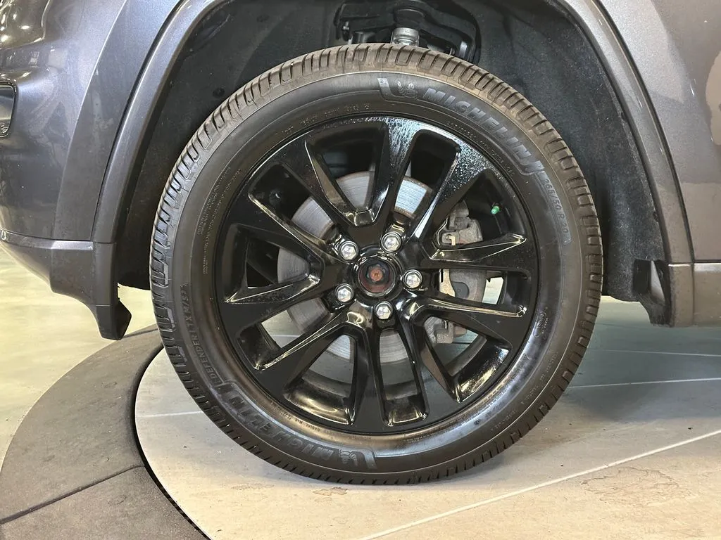 Jeep Grand Cherokee photo 26