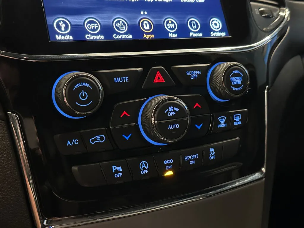 Jeep Grand Cherokee photo 15