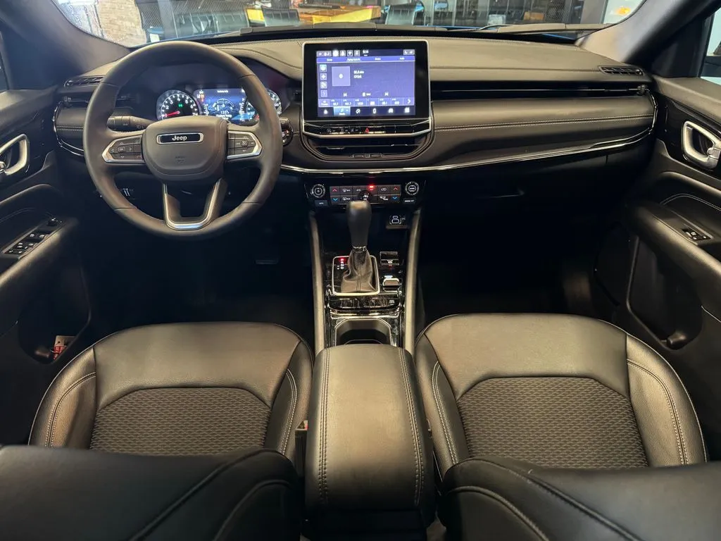Jeep Compass photo 9