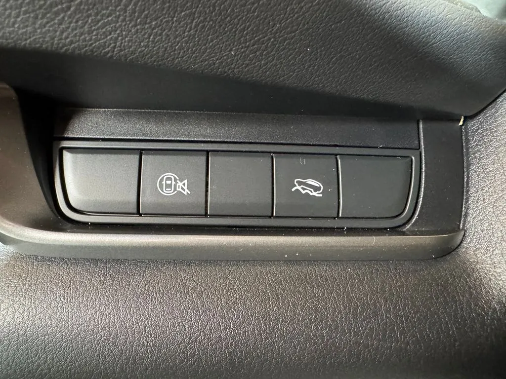 Mazda CX-30 photo 17