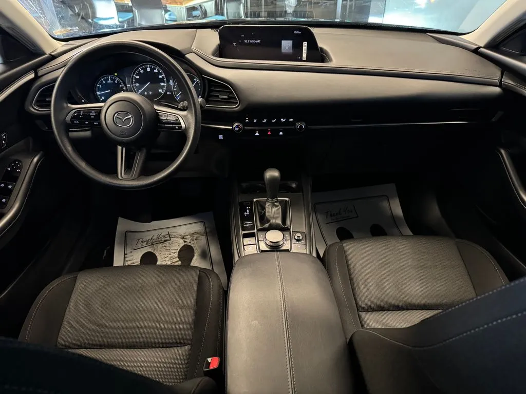 Mazda CX-30 photo 9
