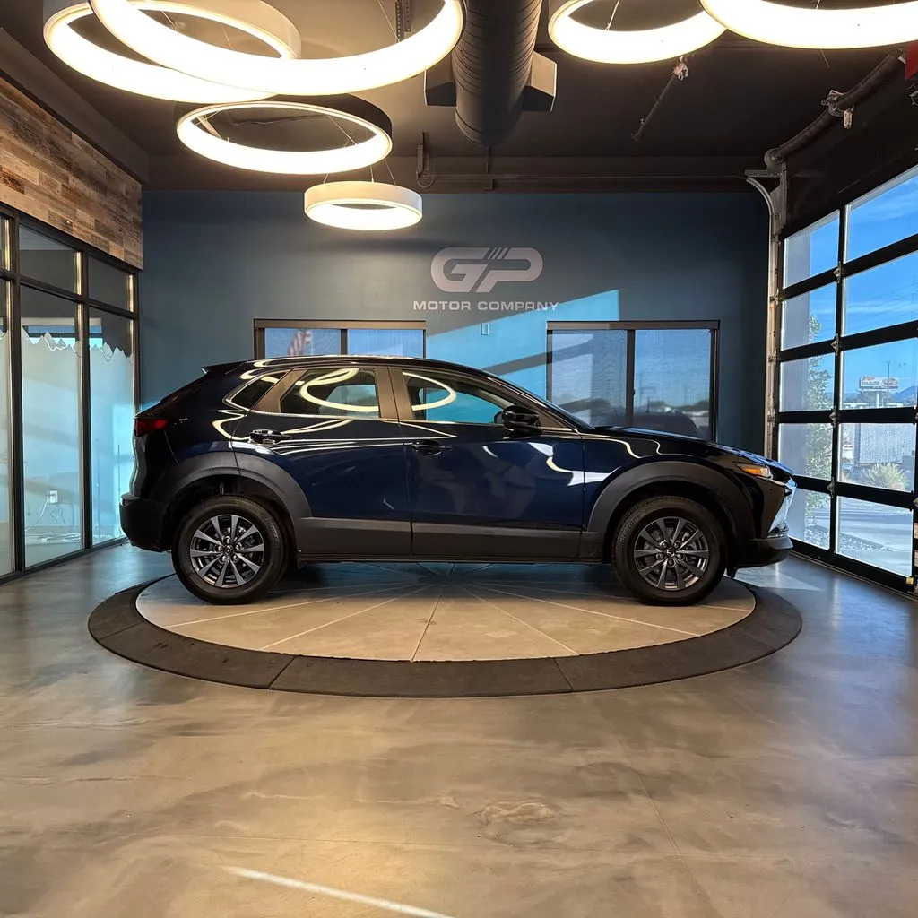 Mazda CX-30 photo 2
