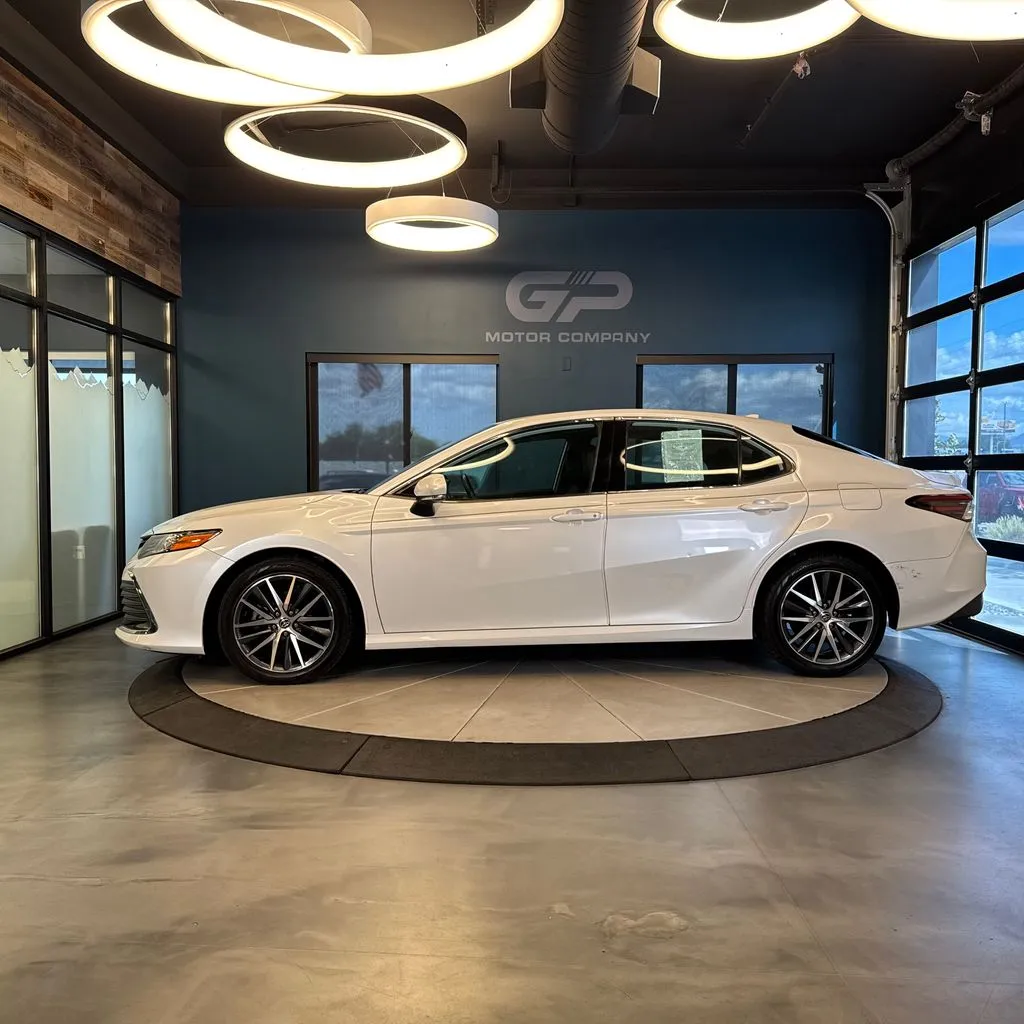 Toyota Camry photo 6