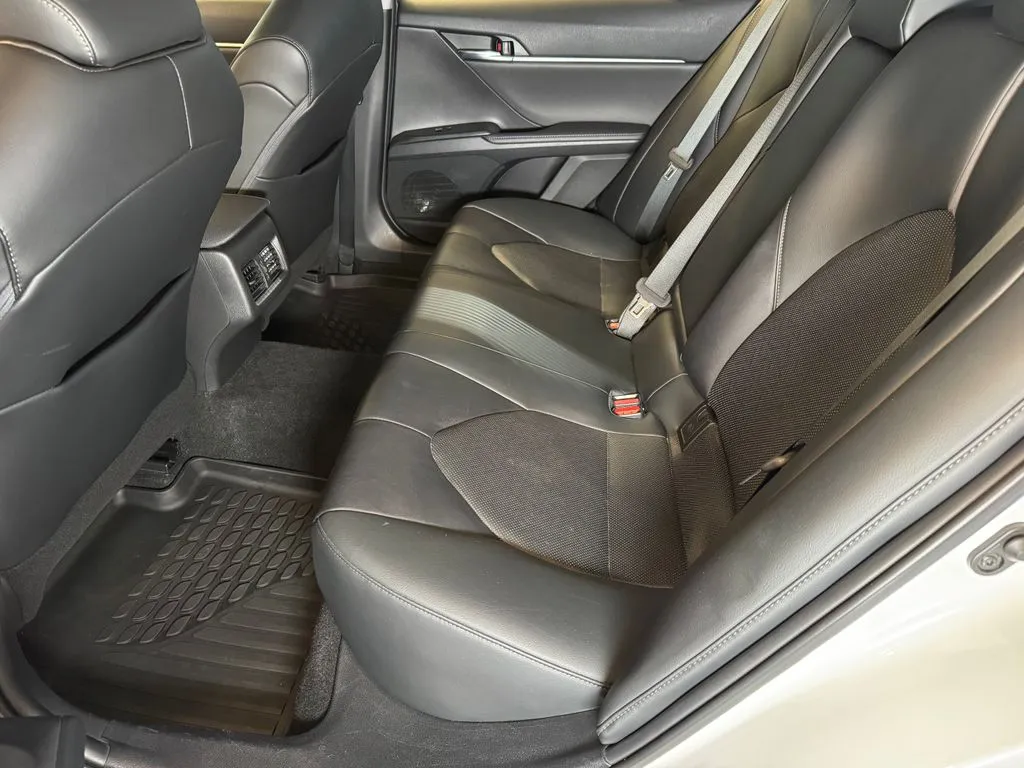 Toyota Camry photo 21