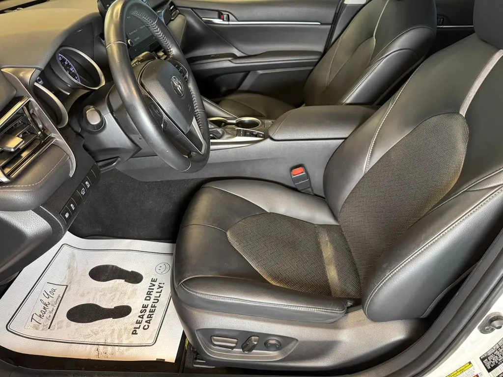 Toyota Camry photo 20