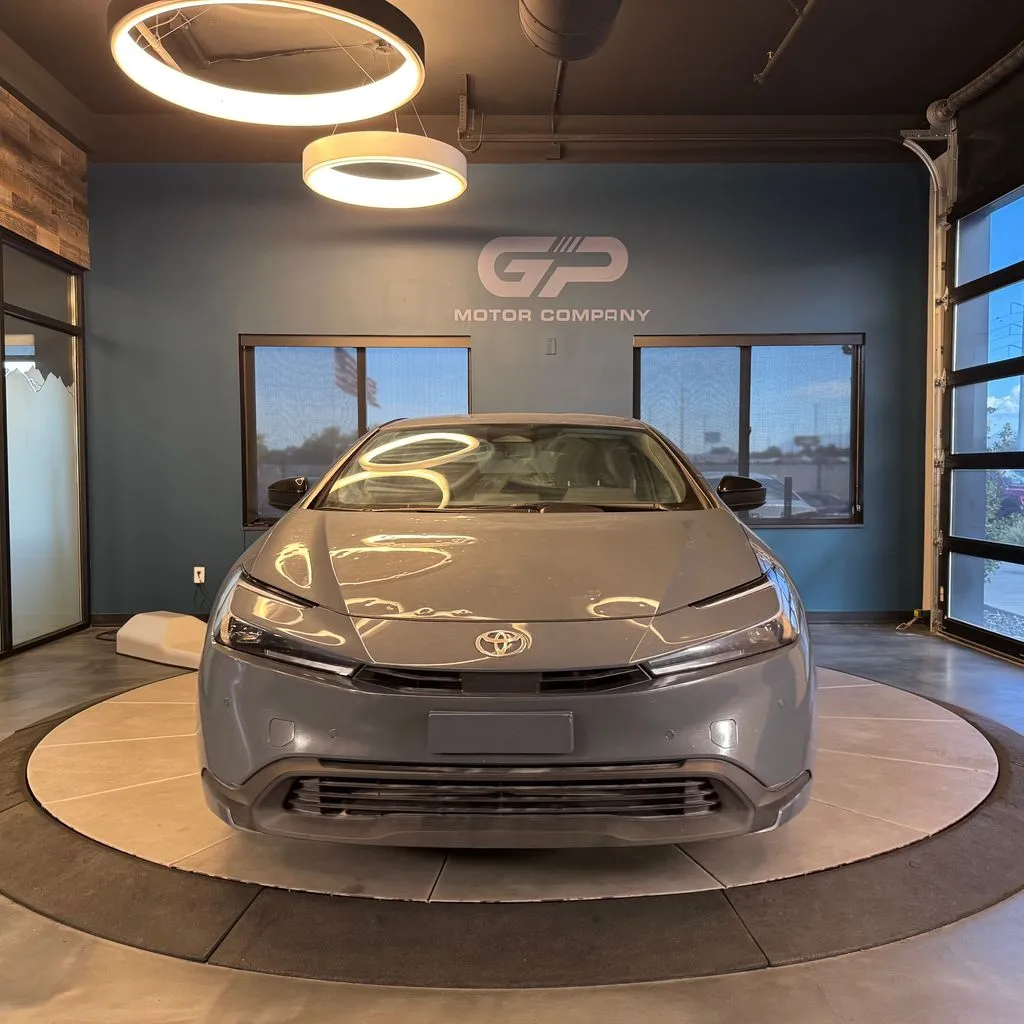 Toyota Prius photo 8