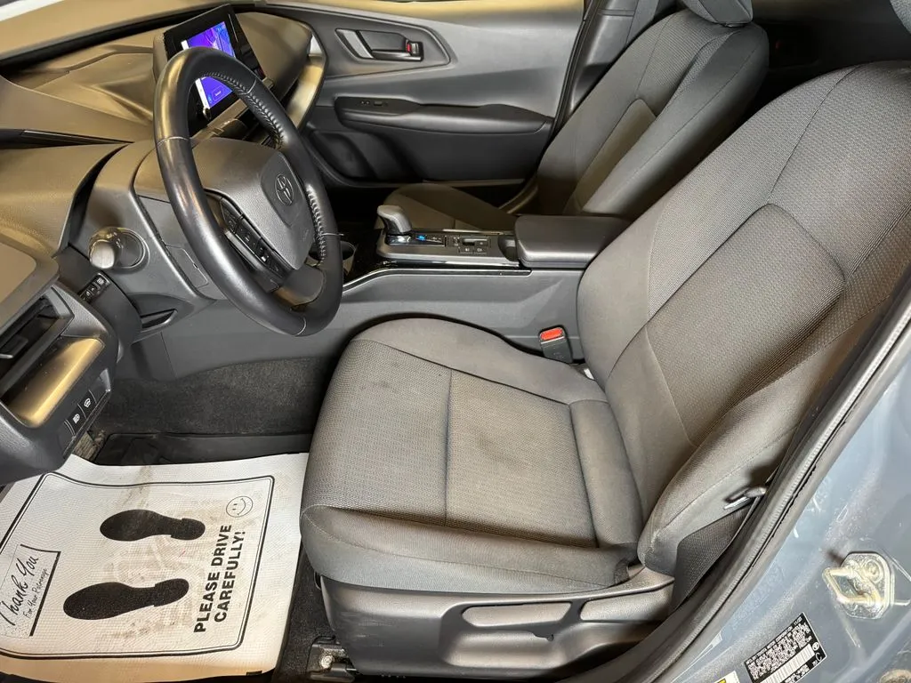 Toyota Prius photo 19