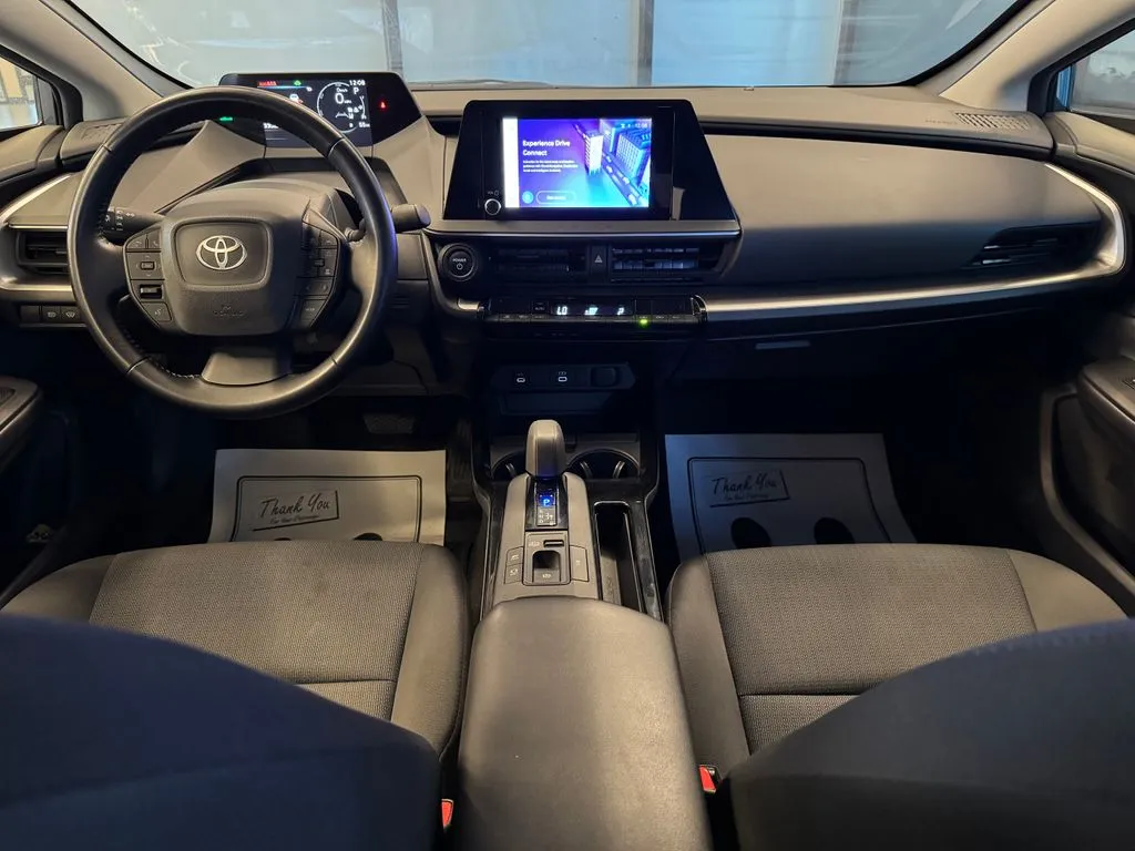Toyota Prius photo 9